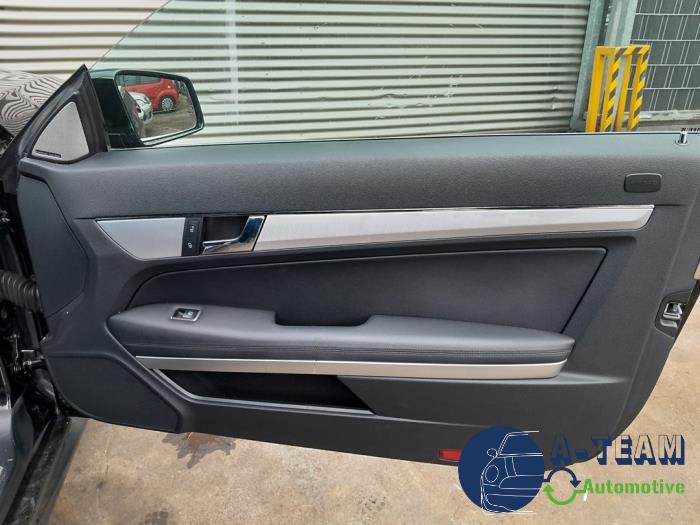 Mercedes E E-350 CGI V6 24V BlueEfficiency Sloopvoertuig (2012, Zwart)