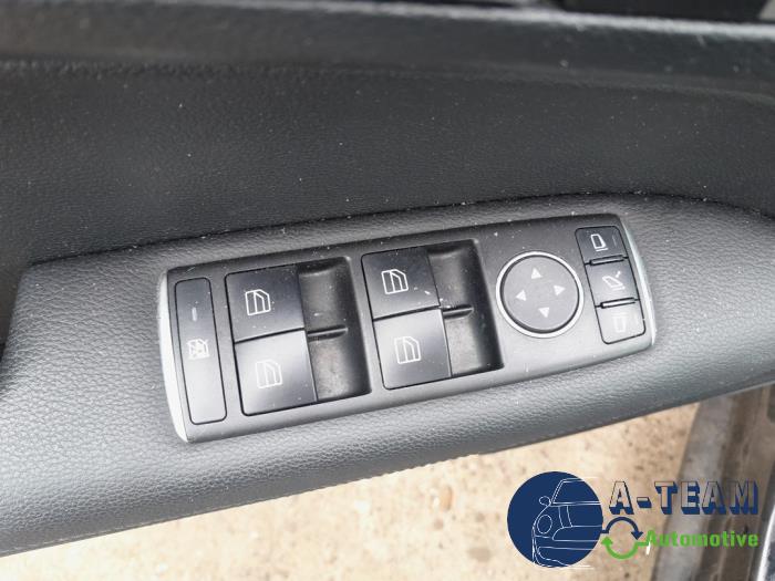 Mercedes E E-350 CGI V6 24V BlueEfficiency Sloopvoertuig (2012, Zwart)