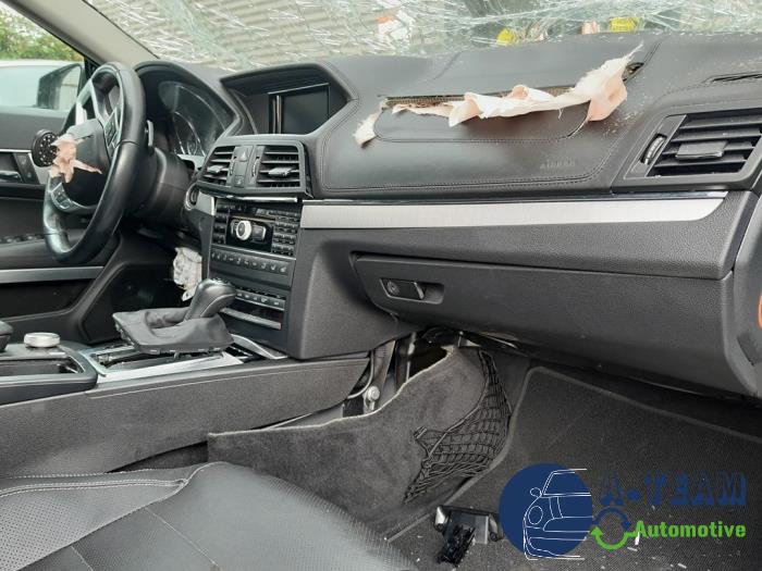 Mercedes E E-350 CGI V6 24V BlueEfficiency Sloopvoertuig (2012, Zwart)