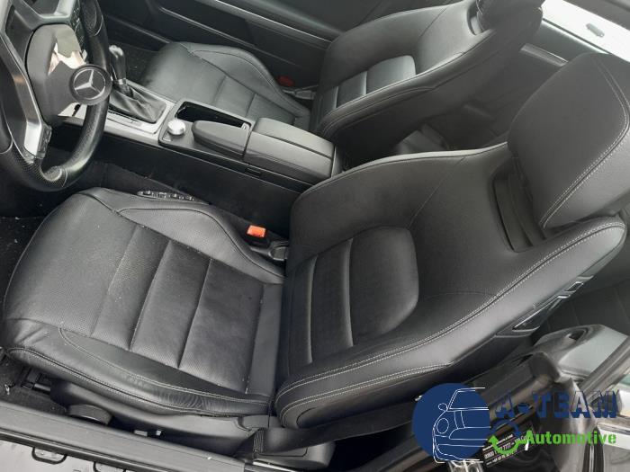 Mercedes E E-350 CGI V6 24V BlueEfficiency Sloopvoertuig (2012, Zwart)