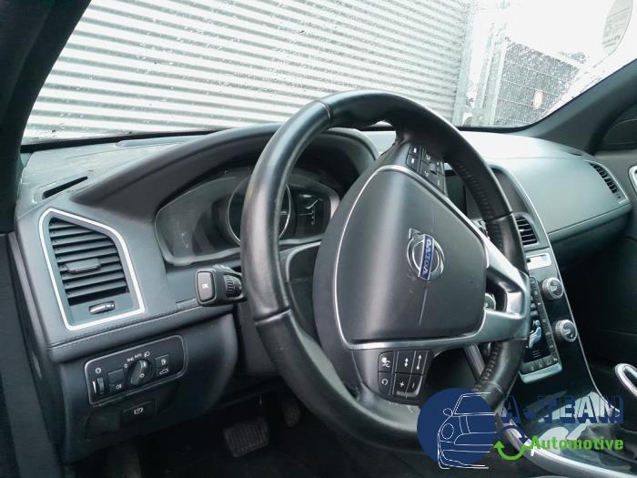 Volvo XC60 I 2.0 D4 16V Sloopvoertuig (2016, Licht, Blauw)