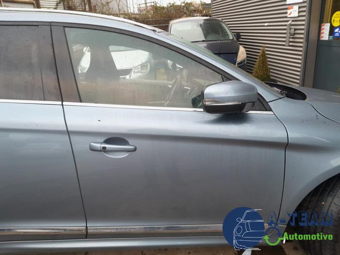 Volvo XC60 I 2.0 D4 16V Sloopvoertuig (2016, Licht, Blauw)