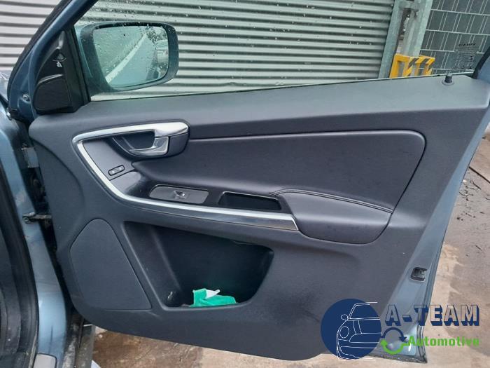 Volvo XC60 I 2.0 D4 16V Sloopvoertuig (2016, Licht, Blauw)