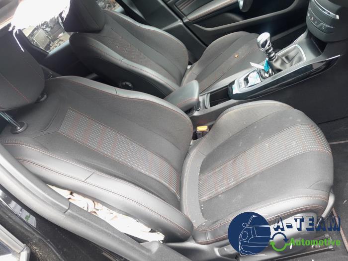 Peugeot 308 SW 1.2 12V e-THP PureTech 130 Sloopvoertuig (2019, Zwart)