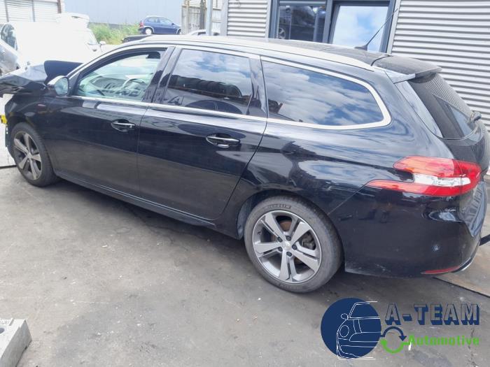 Peugeot 308 SW 1.2 12V e-THP PureTech 130 Sloopvoertuig (2019, Zwart)