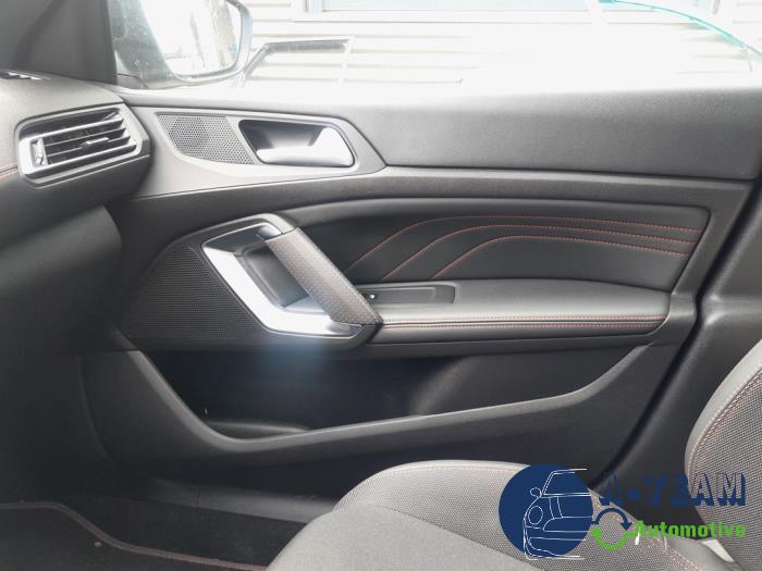 Peugeot 308 SW 1.2 12V e-THP PureTech 130 Sloopvoertuig (2019, Zwart)