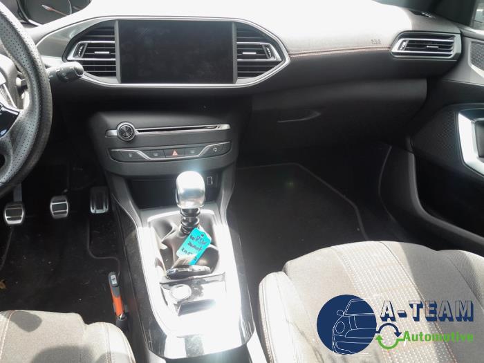 Peugeot 308 SW 1.2 12V e-THP PureTech 130 Sloopvoertuig (2019, Zwart)