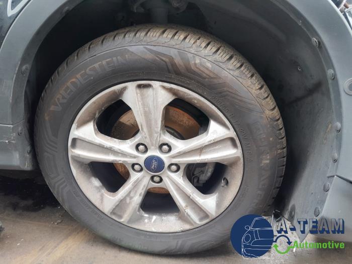 Ford Kuga II 1.6 EcoBoost 16V Sloopvoertuig (2013, Metallic, Zwart)