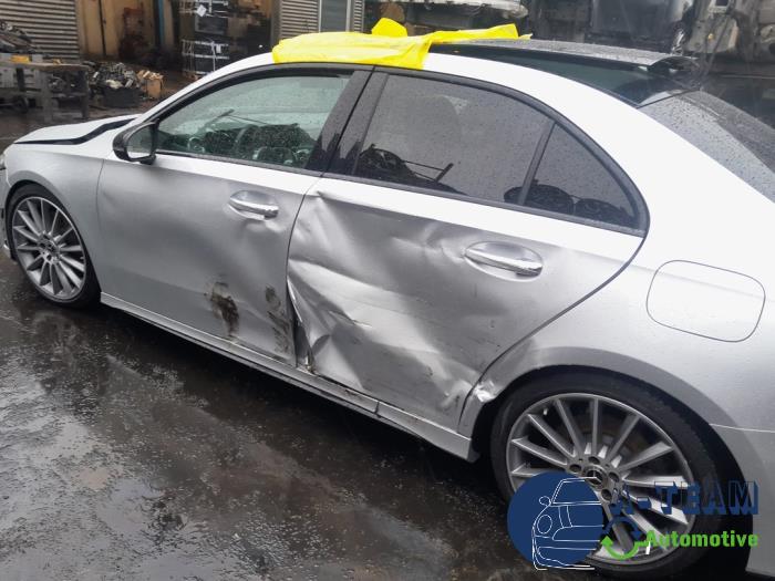 Mercedes A Limousine 2.0 A-250 Turbo 16V 4Matic Sloopvoertuig (2019, Grijs)