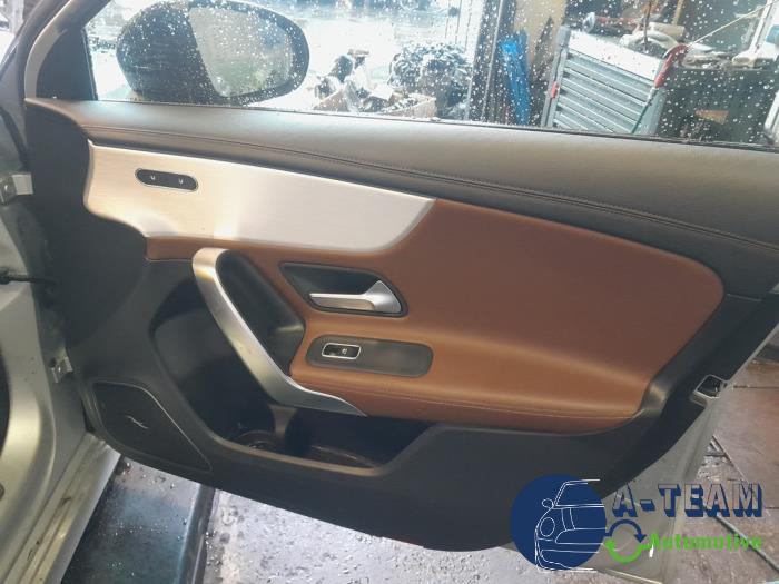 Mercedes A Limousine 2.0 A-250 Turbo 16V 4Matic Sloopvoertuig (2019, Grijs)