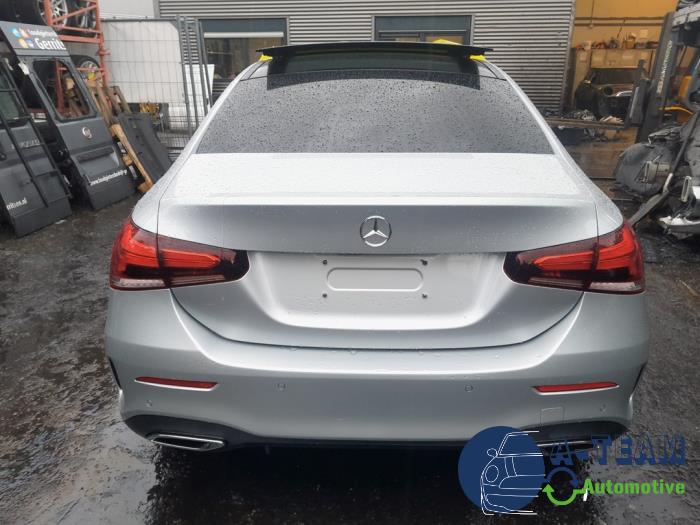 Mercedes A Limousine 2.0 A-250 Turbo 16V 4Matic Sloopvoertuig (2019, Grijs)