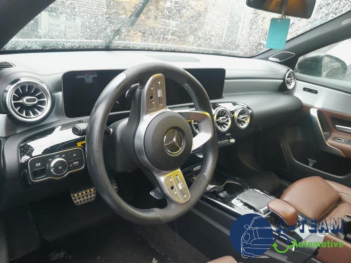 Mercedes A Limousine 2.0 A-250 Turbo 16V 4Matic Sloopvoertuig (2019, Grijs)