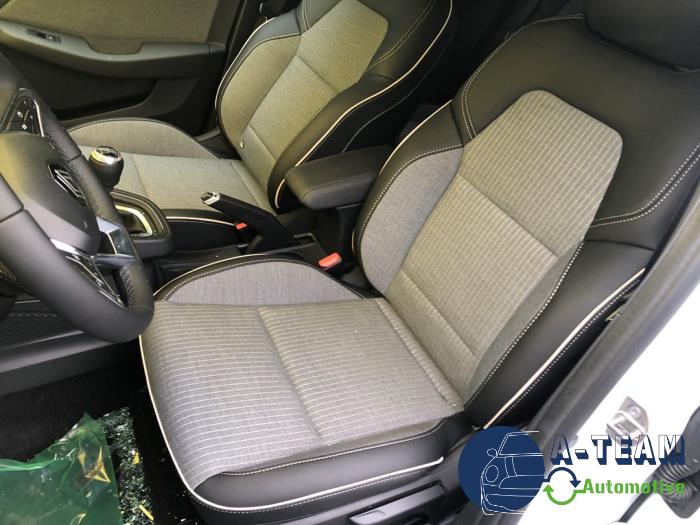 Renault Clio V 1.0 TCe 90 12V Bi-Fuel Sloopvoertuig (2023, Wit)