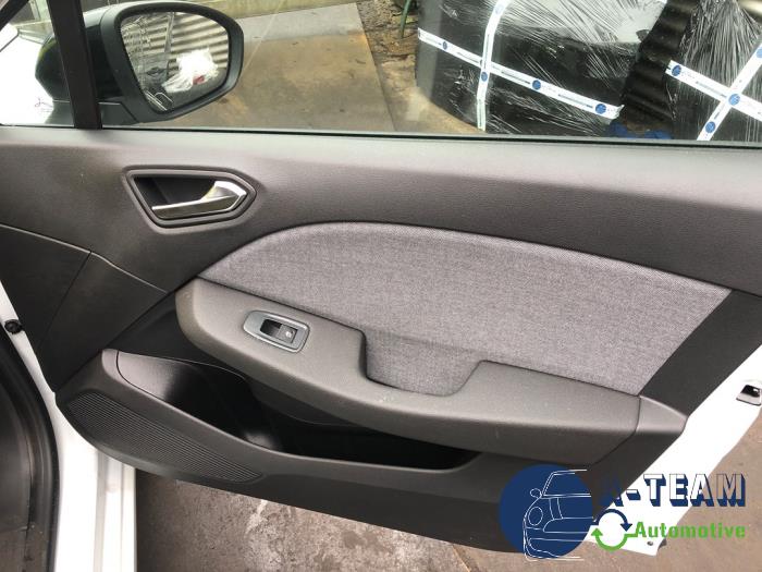 Renault Clio V 1.0 TCe 90 12V Bi-Fuel Sloopvoertuig (2023, Wit)