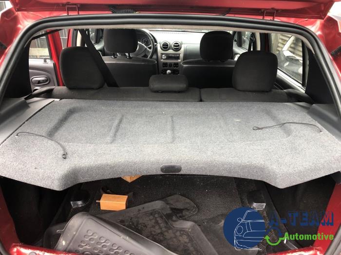 Dacia Sandero I 1.6 Sloopvoertuig (2010, Rood)