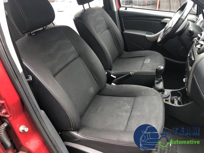 Dacia Sandero I 1.6 Sloopvoertuig (2010, Rood)