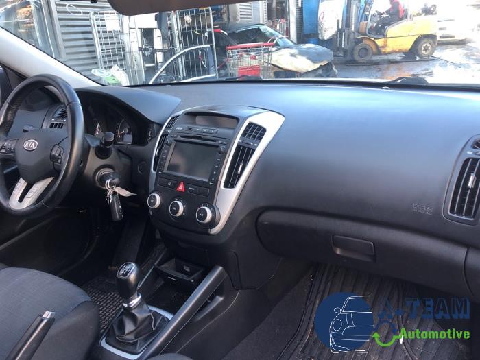 Kia Cee'd Sportswagon 1.4i CVVT 16V Sloopvoertuig (2012, Zilver)