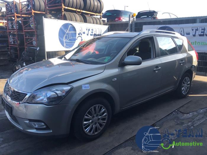Kia Cee'd Sportswagon 1.4i CVVT 16V Sloopvoertuig (2012, Zilver)