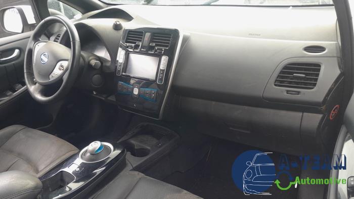 Nissan Leaf Leaf Sloopvoertuig (2016, Wit)