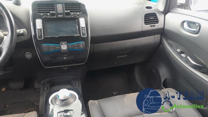 Nissan Leaf Leaf Sloopvoertuig (2016, Wit)