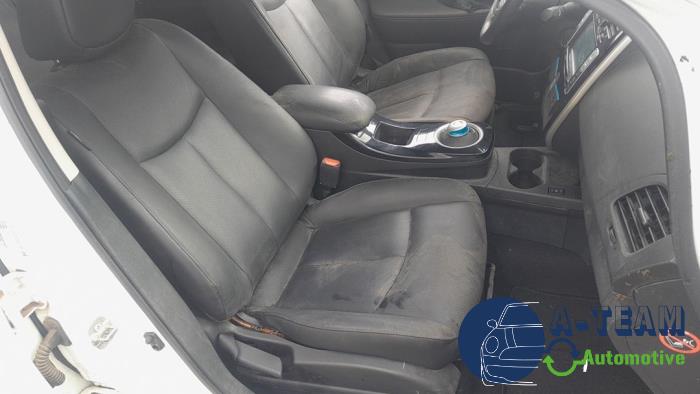 Nissan Leaf Leaf Sloopvoertuig (2016, Wit)