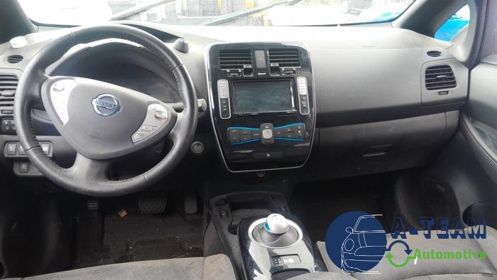 Nissan Leaf Leaf Sloopvoertuig (2016, Wit)