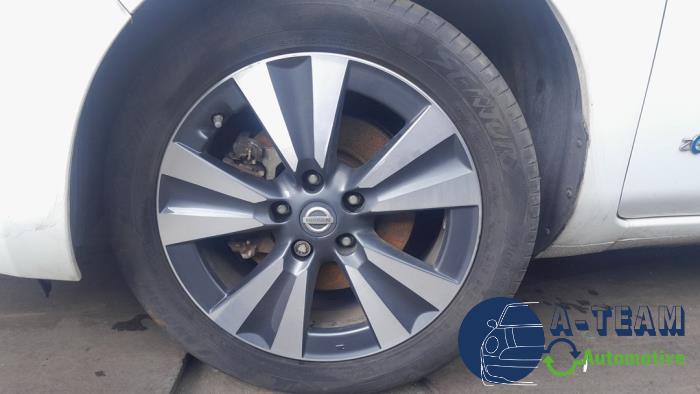 Nissan Leaf Leaf Sloopvoertuig (2016, Wit)