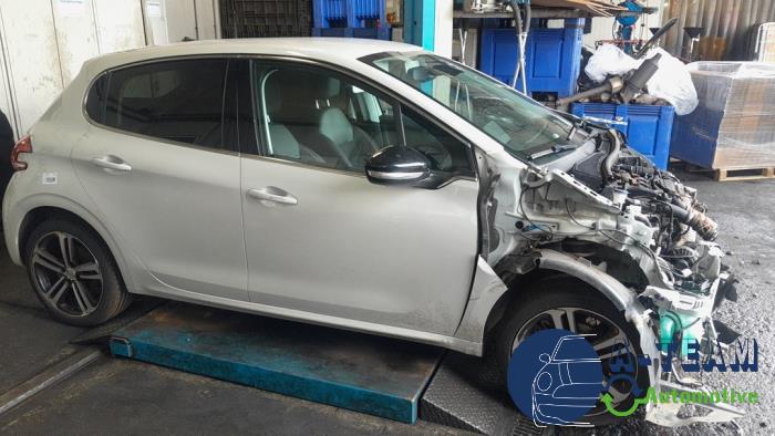 Peugeot 208 I 1.2 12V e-THP PureTech 110 Sloopvoertuig (2017, Wit)