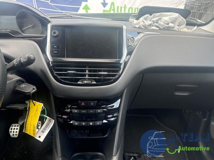 Peugeot 208 I 1.2 12V e-THP PureTech 110 Sloopvoertuig (2017, Wit)