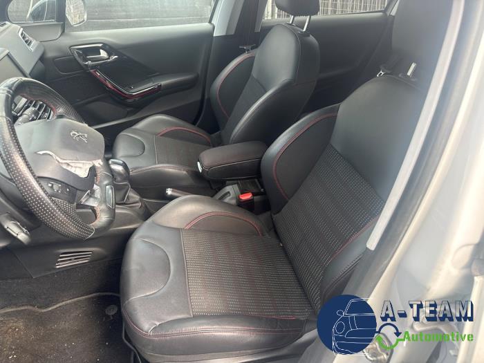 Peugeot 208 I 1.2 12V e-THP PureTech 110 Sloopvoertuig (2017, Wit)