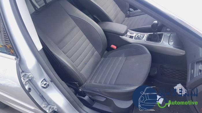 Renault Laguna III 2.0 16V Hi-Flex Sloopvoertuig (2011, Grijs)