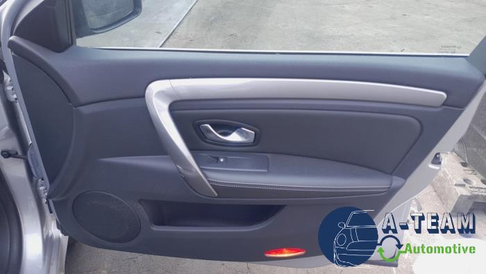 Renault Laguna III 2.0 16V Hi-Flex Sloopvoertuig (2011, Grijs)