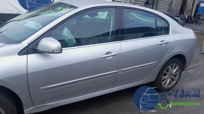 Renault Laguna III 2.0 16V Hi-Flex Sloopvoertuig (2011, Grijs)