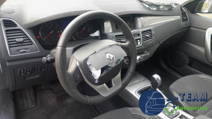 Renault Laguna III 2.0 16V Hi-Flex Sloopvoertuig (2011, Grijs)