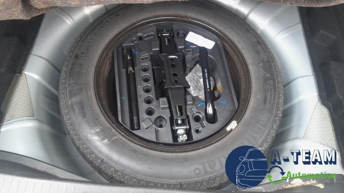 Renault Laguna III 2.0 16V Hi-Flex Sloopvoertuig (2011, Grijs)