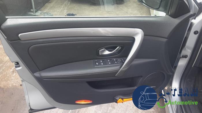 Renault Laguna III 2.0 16V Hi-Flex Sloopvoertuig (2011, Grijs)