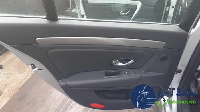 Renault Laguna III 2.0 16V Hi-Flex Sloopvoertuig (2011, Grijs)