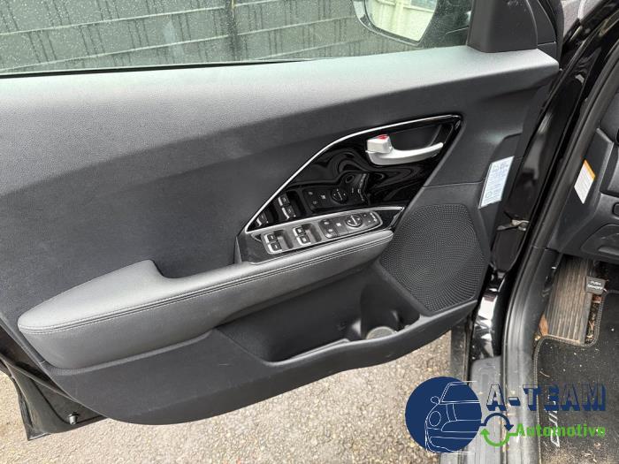 Kia Niro I 1.6 GDI Hybrid Sloopvoertuig (2017, Zwart)