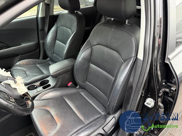 Kia Niro I 1.6 GDI Hybrid Sloopvoertuig (2017, Zwart)