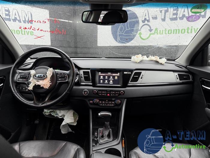 Kia Niro I 1.6 GDI Hybrid Sloopvoertuig (2017, Zwart)