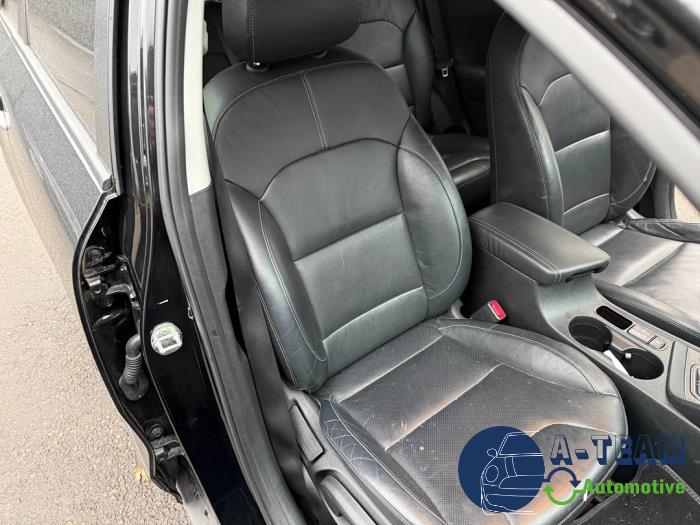 Kia Niro I 1.6 GDI Hybrid Sloopvoertuig (2017, Zwart)