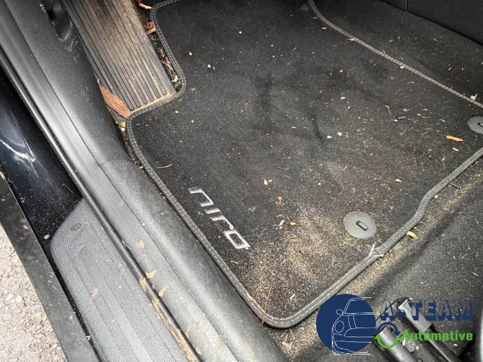 Kia Niro I 1.6 GDI Hybrid Sloopvoertuig (2017, Zwart)