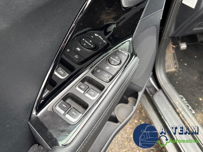 Kia Niro I 1.6 GDI Hybrid Sloopvoertuig (2017, Zwart)