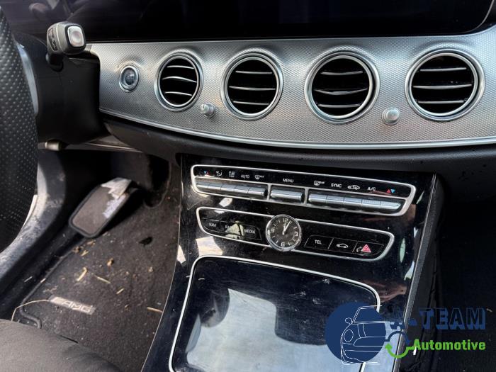 Mercedes E E-200 2.0 Turbo 16V Sloopvoertuig (2016, Blauw)