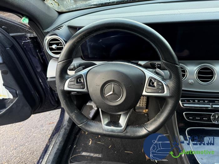 Mercedes E E-200 2.0 Turbo 16V Sloopvoertuig (2016, Blauw)