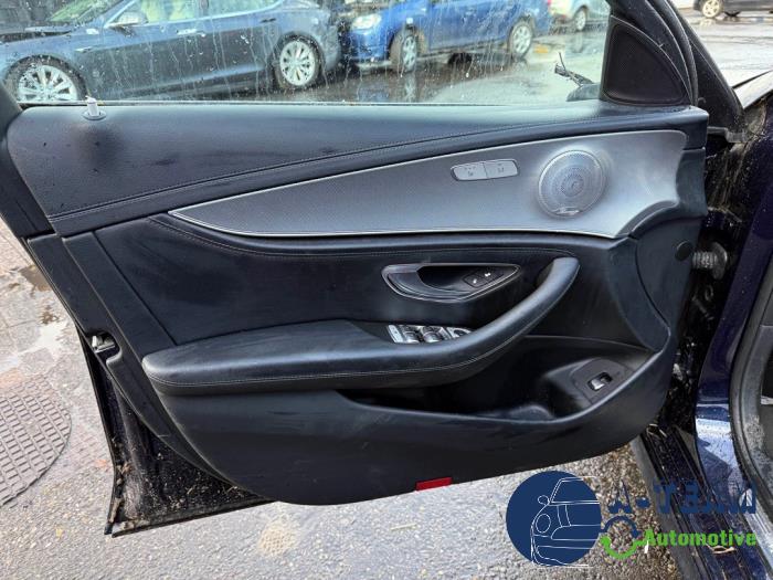 Mercedes E E-200 2.0 Turbo 16V Sloopvoertuig (2016, Blauw)