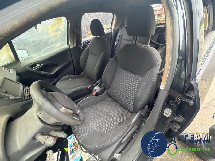 Peugeot 208 I 1.2 12V e-THP PureTech 110 Sloopvoertuig (2017, Zwart)