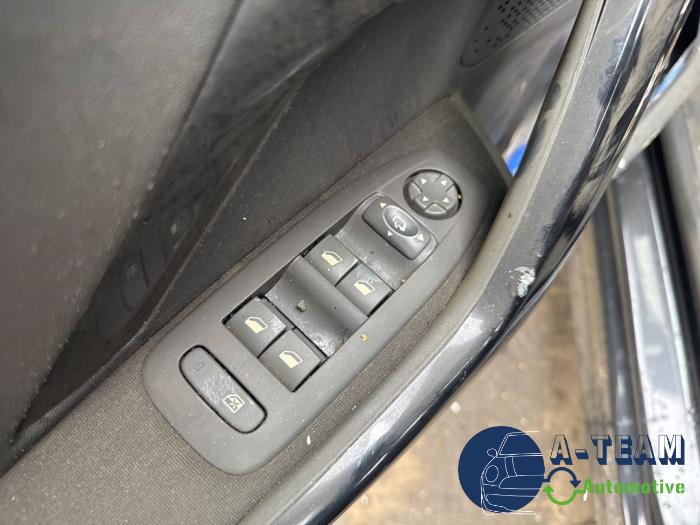 Peugeot 208 I 1.2 12V e-THP PureTech 110 Sloopvoertuig (2017, Zwart)