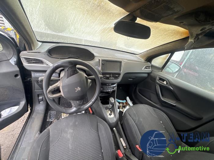 Peugeot 208 I 1.2 12V e-THP PureTech 110 Sloopvoertuig (2017, Zwart)