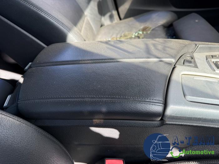 BMW 5 serie 530i 24V Sloopvoertuig (2013, Zwart)